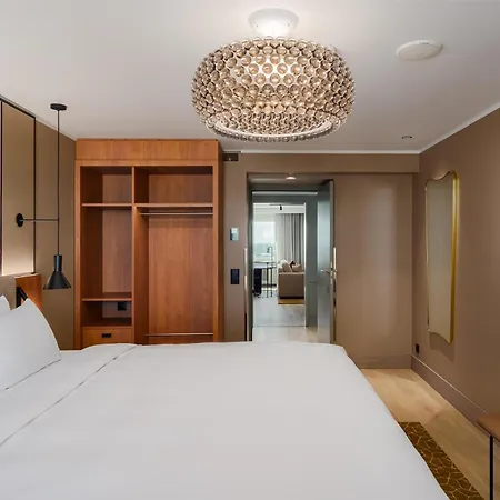 래디슨 블루 라트비아 컨퍼런스&스파 호텔, 4*